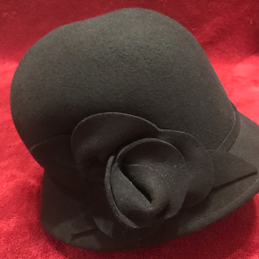 Nine West Cloche Black Wool Hat